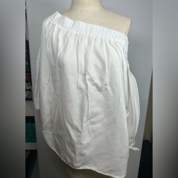 Old Navy White Off the Shoulder Relaxed Blouse. Size Large - Picture 1 of 8